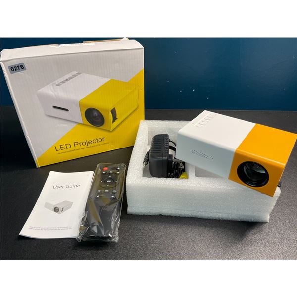 Lot of 1 Mini LED Projector - Brand New