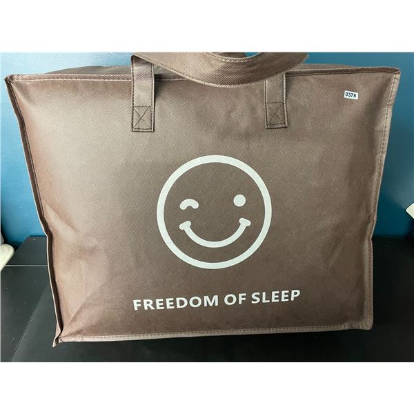 Lot of 1 Goosefeather & Down Bed Comforter - Grey - King Size (90 x 106inch) - Brand New!