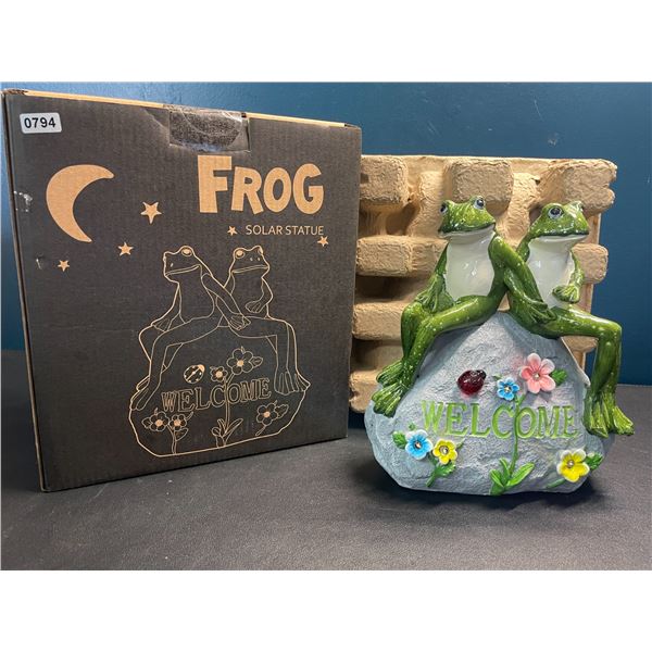Lot of 1 Frog Solar Statue - Perfect for Lawns, Gardens, Pathways - 8 inch - Brand New