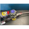 Image 2 : Lot of 1 Dyson Handheld Vacuum w/ Battery - Used