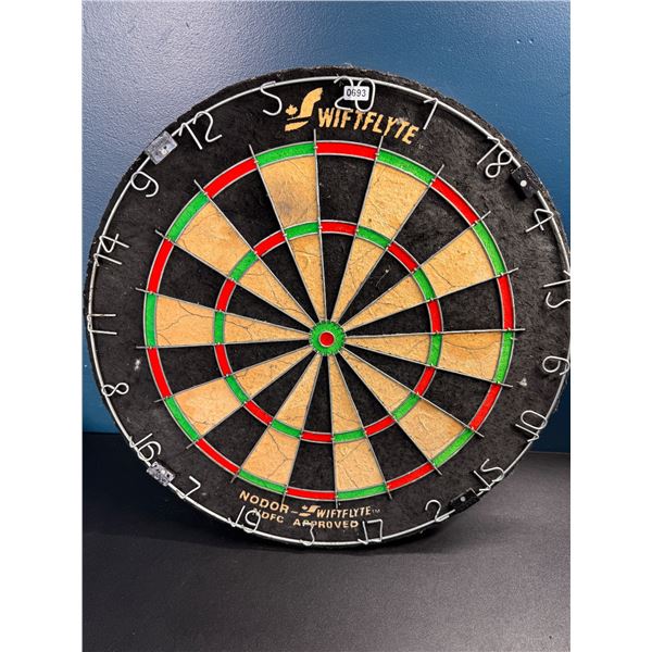Lot of 1 Swiftflyte Professional Dartboard - Used