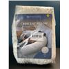 Image 2 : Lot of 1 Pharmedoc Crescent Pillow/Body Pillow - White - Brand New Sealed!