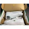 Image 6 : Lot of 1 Pair of Lacoste Carnaby Pro BL23 1 White Leather Sneakers - Size 7.5 - New with Tags