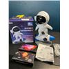 Image 1 : Lot of 1 Rocket Astronaut Galaxy Projector and Night Light