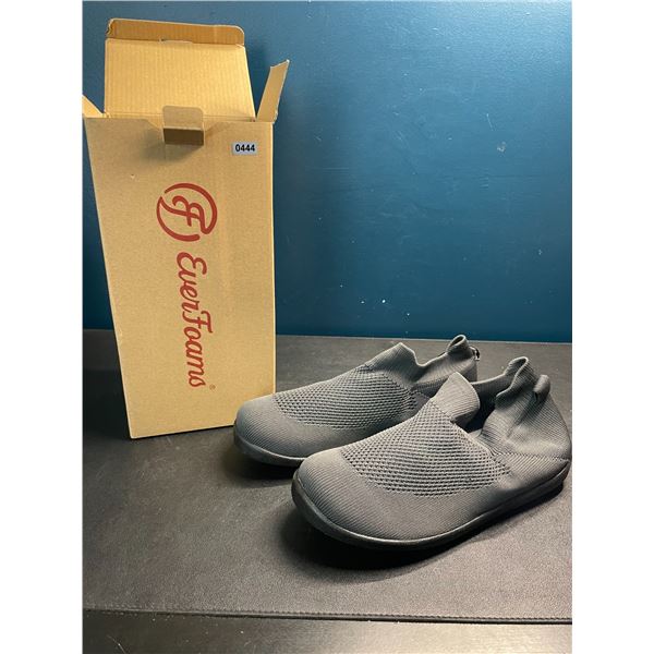 Lot of 1 Pair of Everfoams Women's Flyweaving Walking Shoes - Dark Grey - Size 8 - Brand New in Box