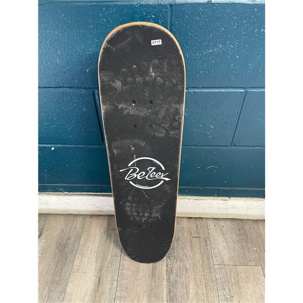 Lot of 1 Skateboard - Used