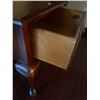Image 2 : Mahogany Crawfoot End Table 21x28x26