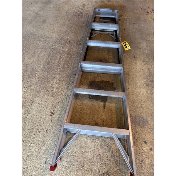 Approx. 6 ft step ladder