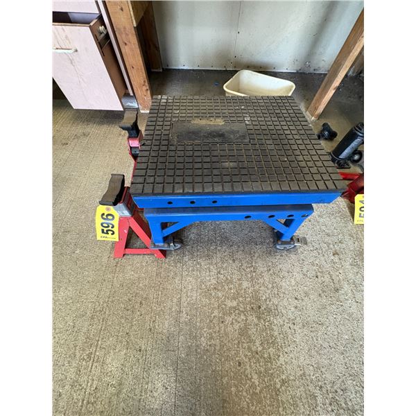 Blue rolling stands & 2 car stands