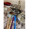 Image 2 : Baking Pan & Utensils Collection