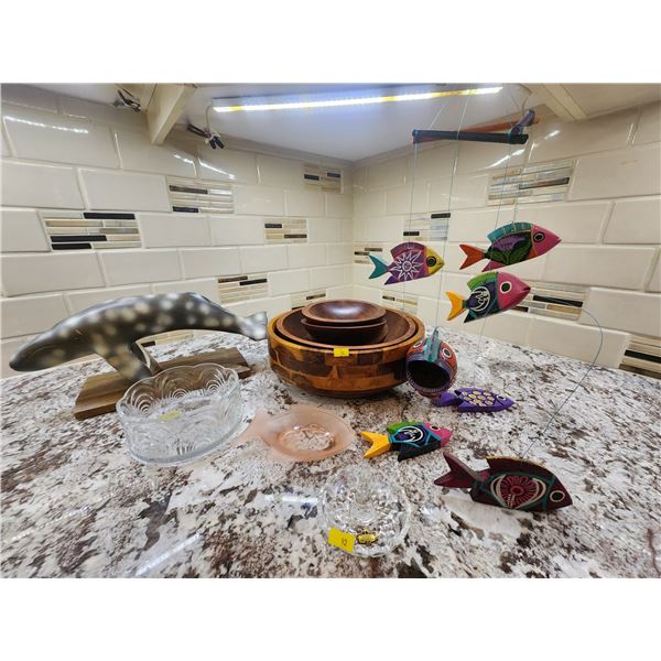 Misc Decor & Wooden Salad Bowl Set