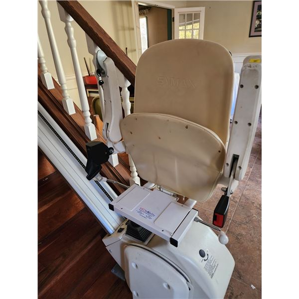 Med Mobility Symax Stairlift for 1 landing (track length 93"L , tested working)