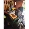 Image 9 : John Deere Ride-on Lawn Tractor 2004 L110