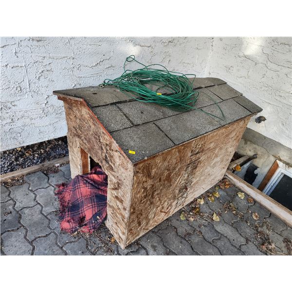 Wood Dog House (41" L, 30"W, 30"T and Vinyl Coated Tie-Out Cable