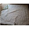 Image 3 : Vintage Scalloped Edge Quilt (80"L, 62"W)