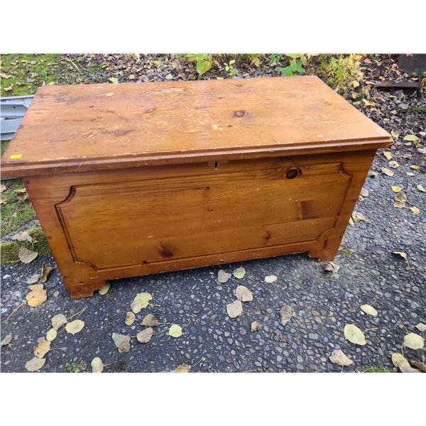Light Wood Hope Chest (37"W, 18"D, 21"T)
