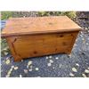 Image 1 : Light Wood Hope Chest (37"W, 18"D, 21"T)