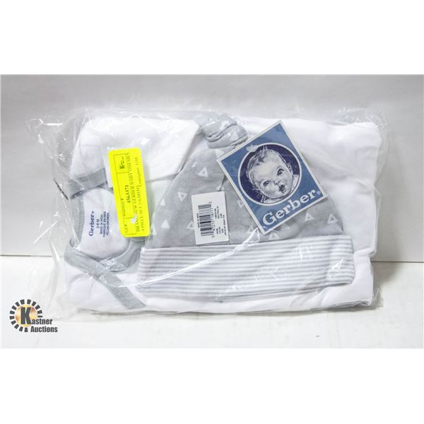 BRAND NEW GERBER BABY ONESIES 4 PIECE SET 3-6 MTHS