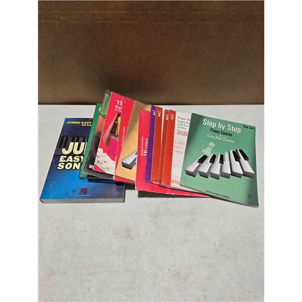 Piano courses and training books