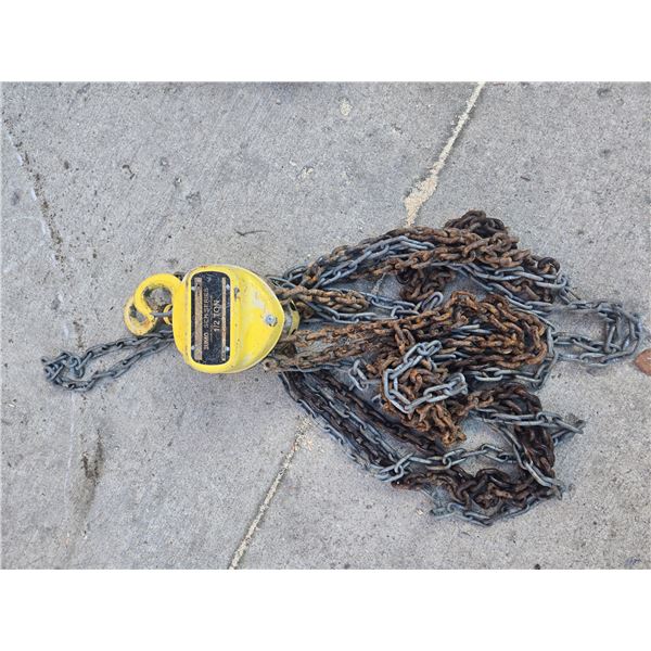 Chain hoist half ton