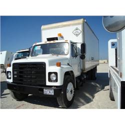 IHC S1900 S/A FUEL & LUBE TRUCK, s/n 1HTLDUXNXGHA25113: