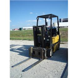 YALE GLC040AFNUAV 4,000 LB WAREHOUSE FORKLIFT, s/n A809N10313X: