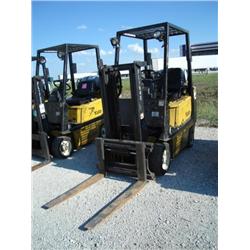 YALE GLC040AFNUAV 4,000 LB WAREHOUSE FORKLIFT, s/n A809N07522W: