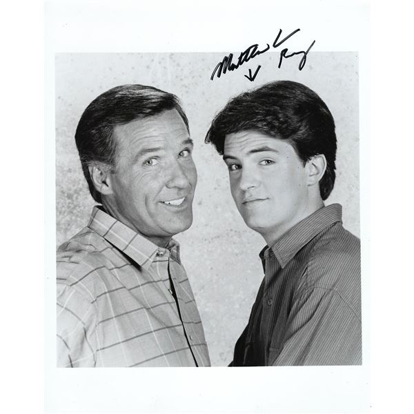 Friends sitcom Matthew Perry signed photo