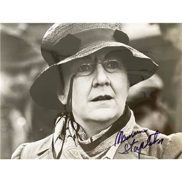 Maureen Stapleton signed photo