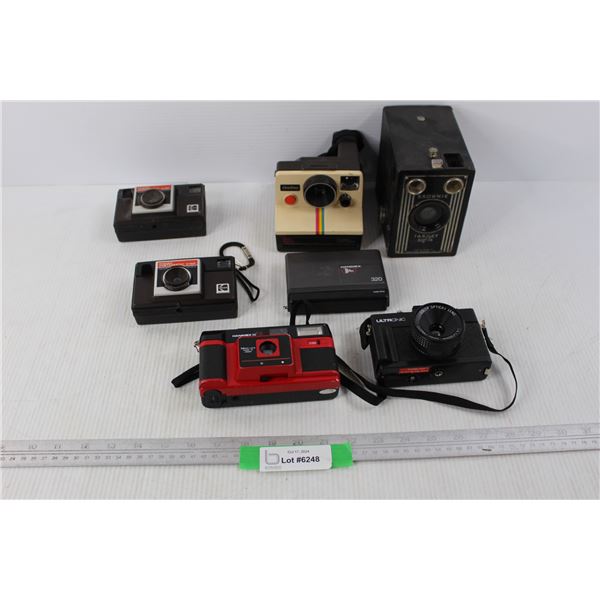 (7) Vintage Cameras, Polaroid, Kodak Instamatic, Hanimex, Misc.