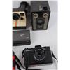 Image 4 : (7) Vintage Cameras, Polaroid, Kodak Instamatic, Hanimex, Misc.