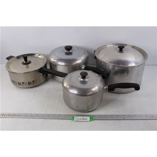 (4) General Steel Ware Canada Pots