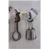 Image 3 : (4) Vintage Handheld Egg Beaters