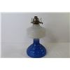 Image 4 : Blue & White Glass Eagle Oil Lamp (no chimney)