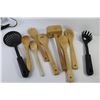 Image 4 : Hamilton Beach Mixer (working) - Cork Screw - Metal Container of Kitchen Utensils