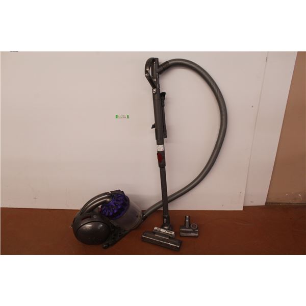 *Dyson Vacuum w/Attachments (working)