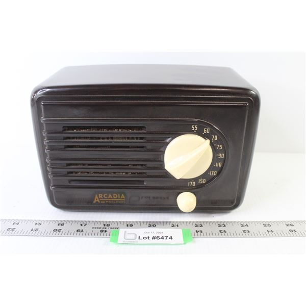 Vintage Arcadia Radio (as is)