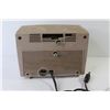 Image 2 : Vintage Westing House Clock Radio (as is)
