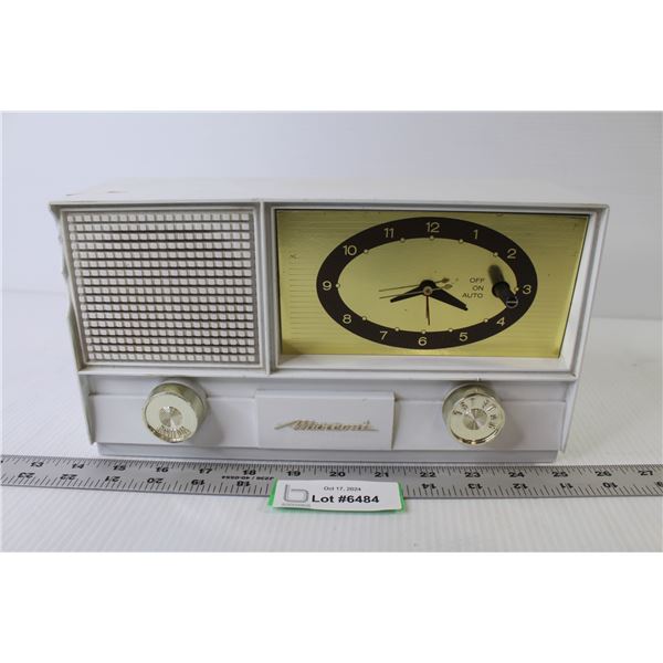 Vintage Marconi Radio (as is - has chips)