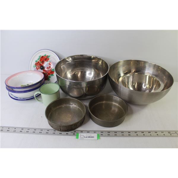 (3) Stainless Steel Bowls - Metal Enameled Bowls & Cup - Small Cake Pans