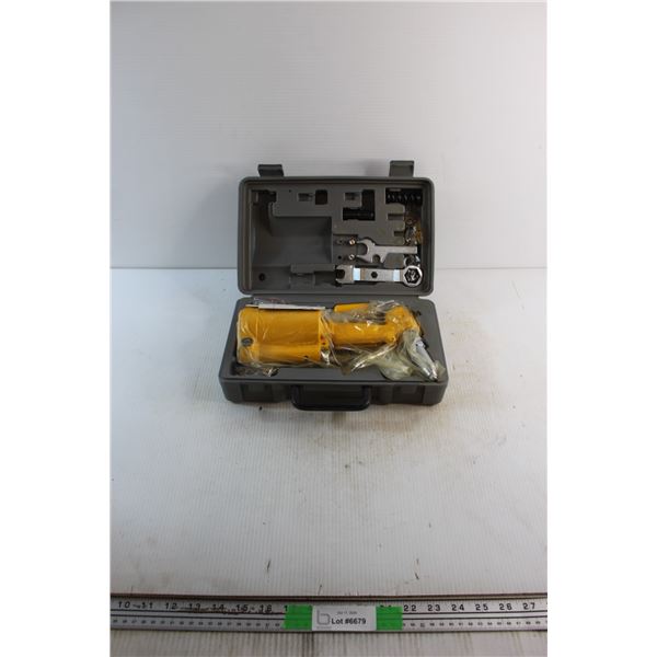 3/16'' Air Riveter Set -  Appears New