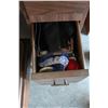 Image 7 : ***Vintage Singer Sewing Machine Cabinet w/ Contents & Stool - as is