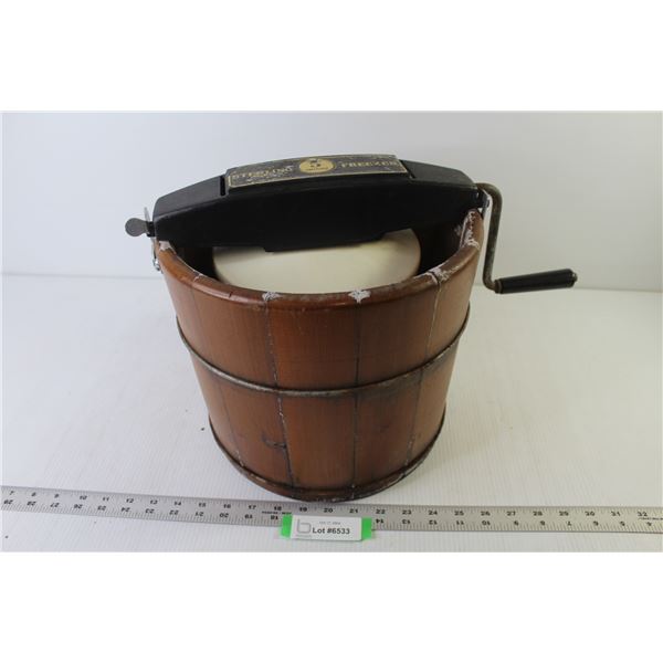 Sterling 5 Quart Freezer Manual Ice Cream Maker (as is)