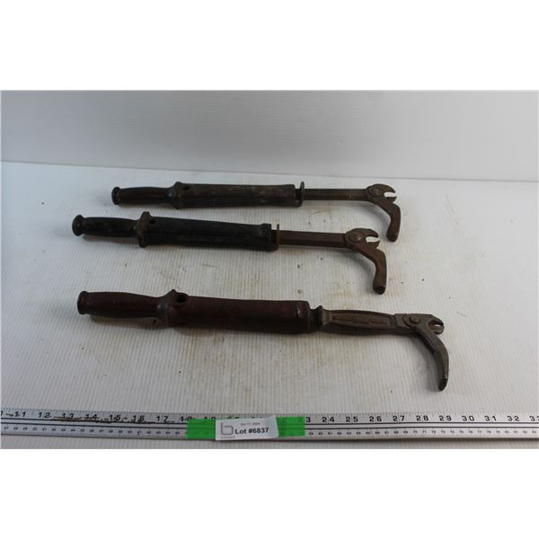(3) Vintage Nail Pullers