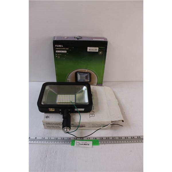 AimLite LED Compact Flood Light - NIB - 9" x 7"