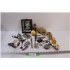 Image 1 : Lot: Bull Skull Belt Buckle, Crucifixion Cros, Mirror, Oil Can, Lighters, Polar Bear Figurine, Misc.