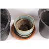 Image 3 : (3) Flower Pots, Terracotta, Plastic
