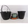 Image 5 : (3) Flower Pots, Terracotta, Plastic
