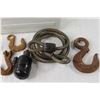 Image 3 : Plastic Container With Lid, (3) Hooks, Bike Lock, Lock