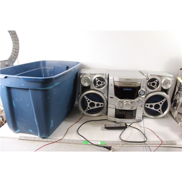 * Panasonic CD and MP3 Player with Speakers Stereo Radio - Tested Powers On, and Blue Tote